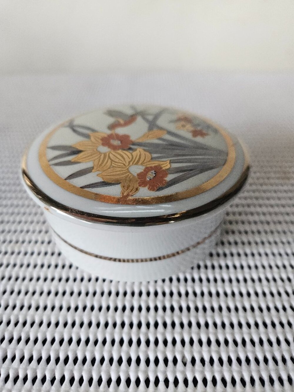 Vintage trinket box made in Japan  G10